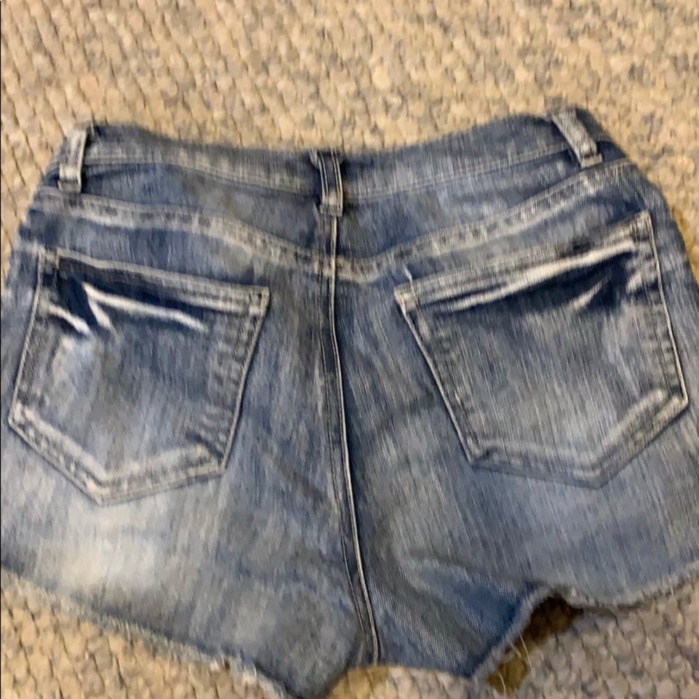 SHORTS - Picture 3 of 3